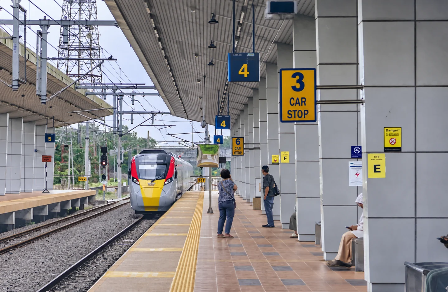 A CRRC ETS intercity EMU at an urban station