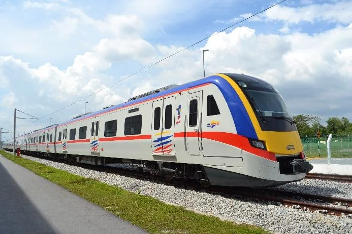 An SCS six-car electric multiple unit